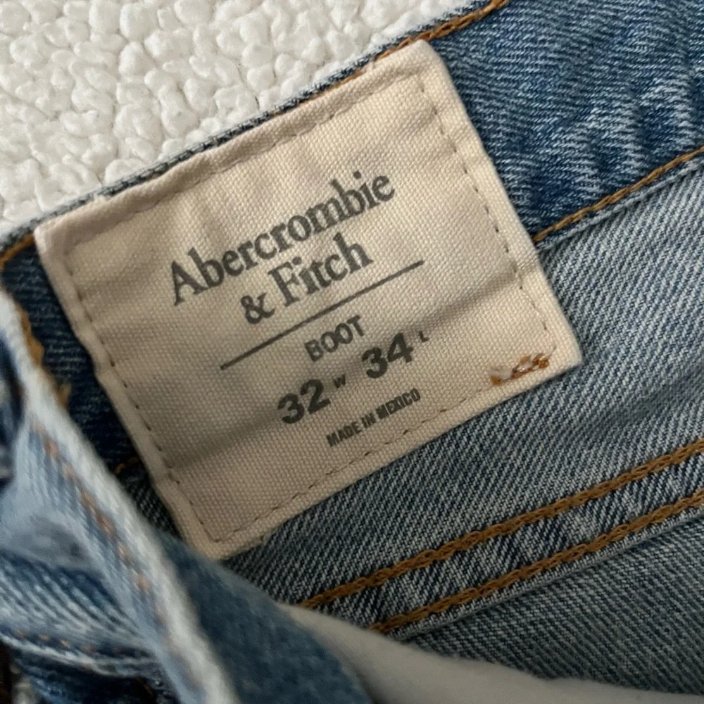 Abercrombie & Fitch Blue Bootcut Jeans, Size 32x34 - Picture 3 of 10